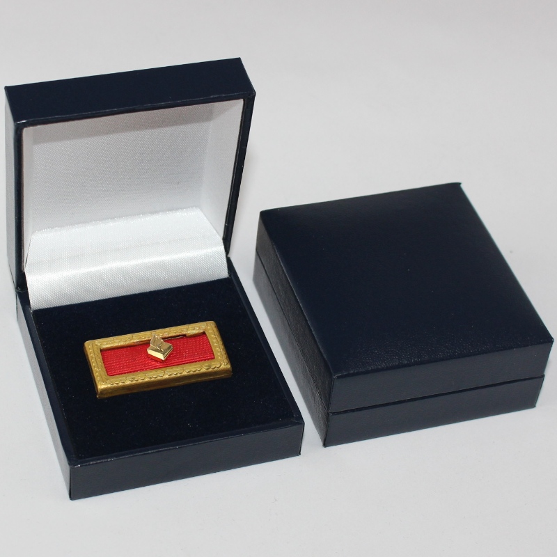 Objekt V-04 kvadrat PU Leather box för mynt och bricka, manschettknapp, slipsklämma osv. mm.63*68*28, vikter omkring 50g